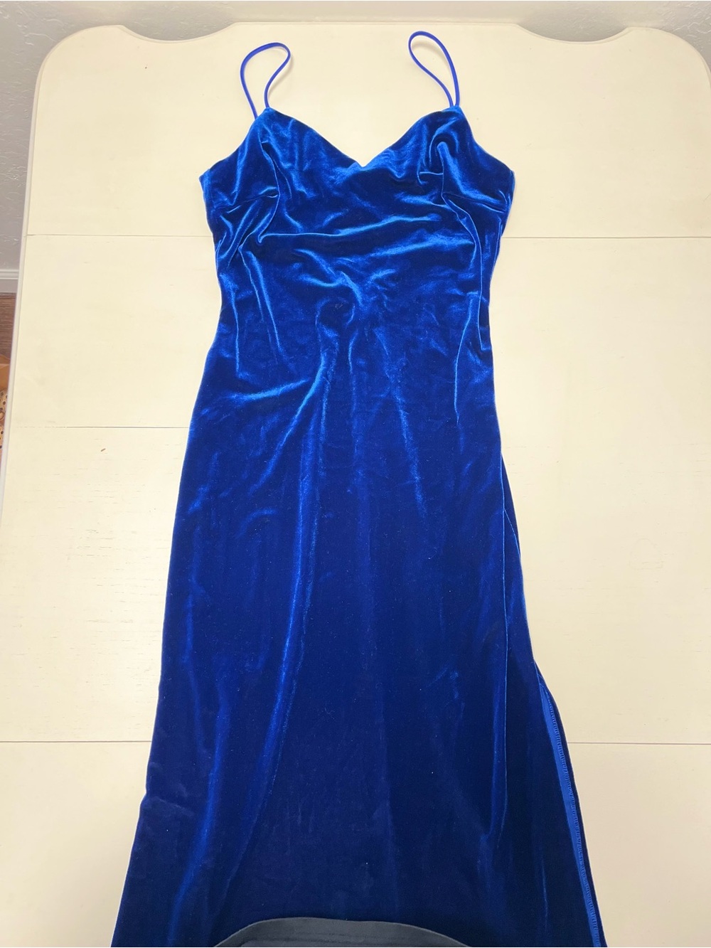 Vintage 90s/Y2K Niki Livas Royal Blue Velvet Maxi Formal Dress Rhinestone back